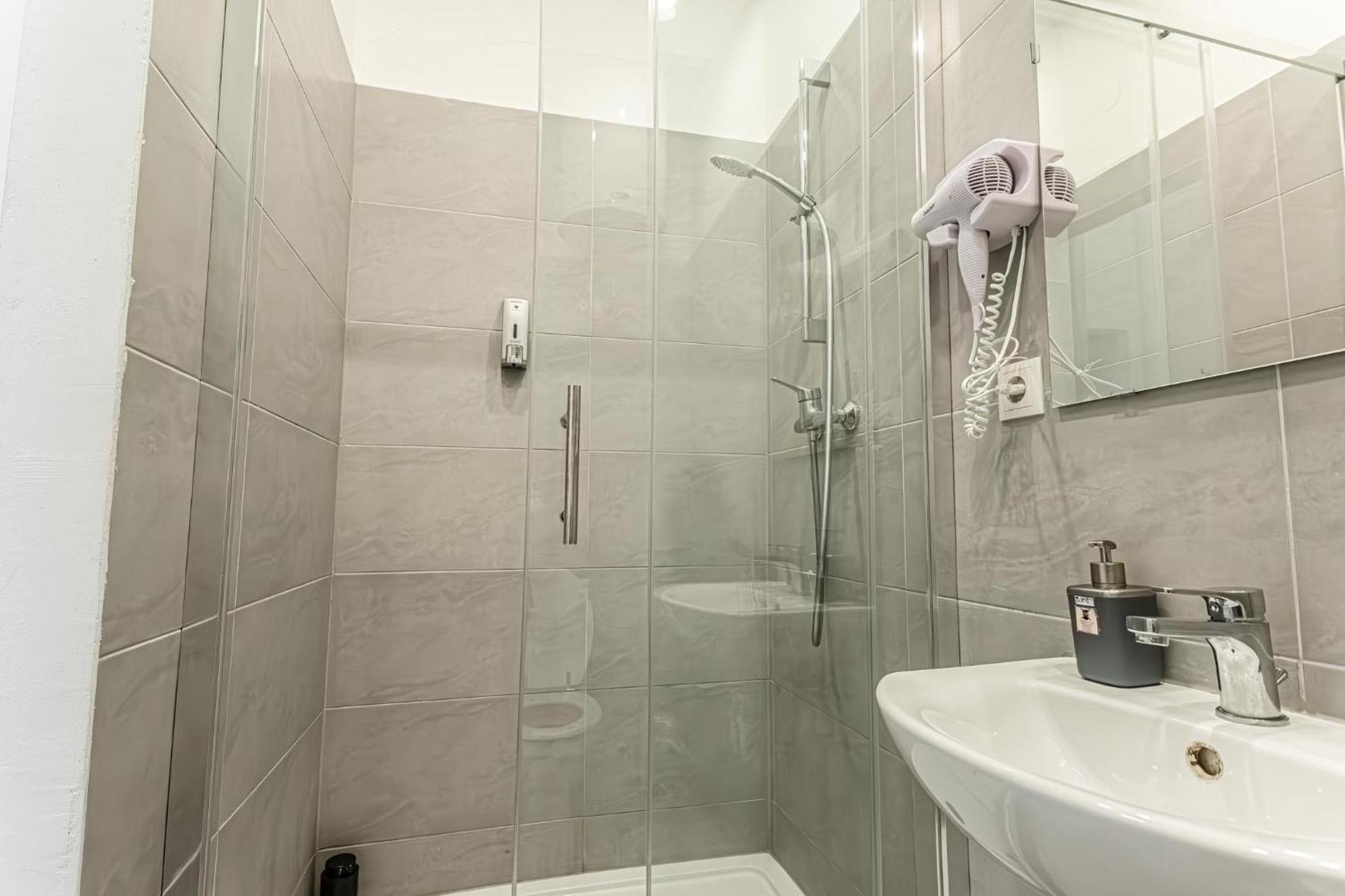 Lovely 1Br Apt. Near Akh Hospital Wien Eksteriør bilde